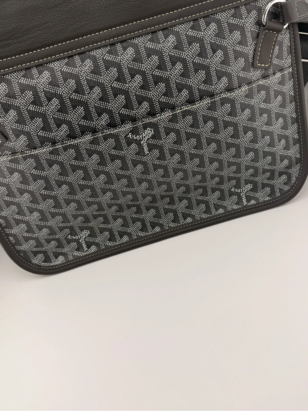 Goyard Coursier Messenger